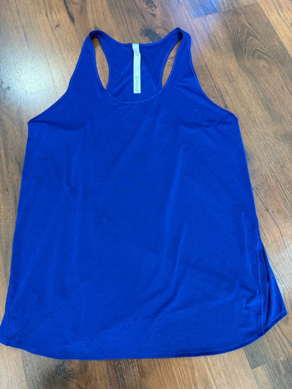 Lululemon Size 12 Essential Tank Pleated Classic Fit Hip Length LARK
Blue